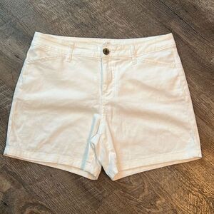 St. John’s Bay Women’s Size 6 White Shorts